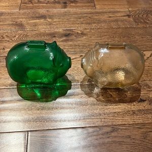 2-1950’s Anchor Hocking Texture Piggie Banks one clear glass and one green.